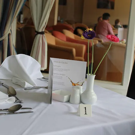 Westhill Country Otel 3*